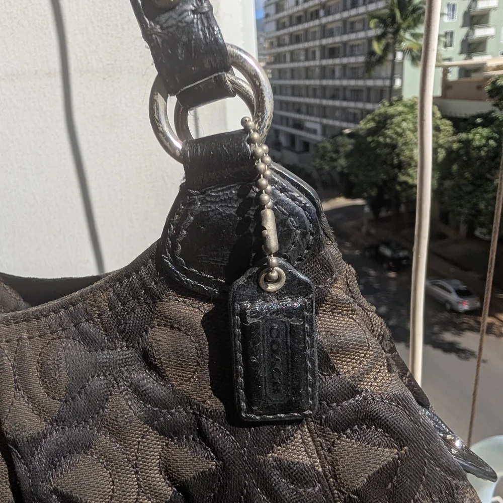 Coach Gramercy OP Art Jacquard Monogram Hobo Bag quilted Canvas black Taupe